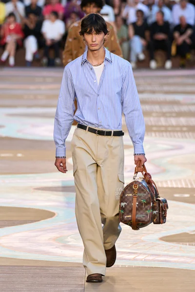 Look 45